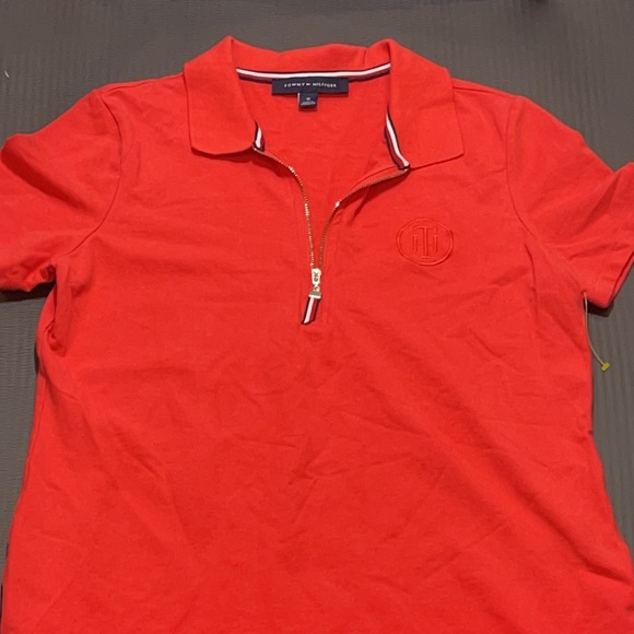 Two Tommy Hilfiger red shirts one stripped and one full color size M - Picture 6 of 8